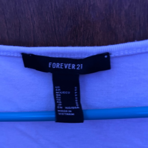 White V-neck top - Picture 2 of 2